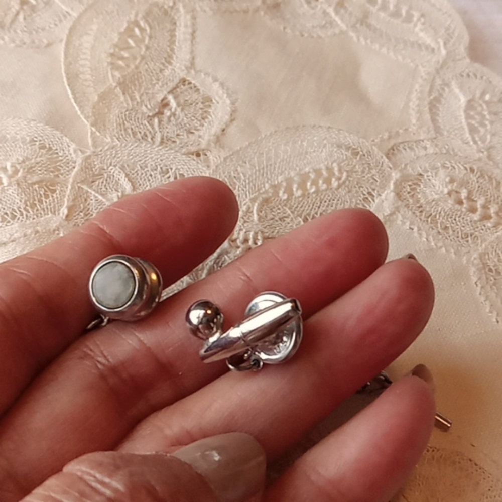 VTG Tie Clips, Silver Tone-Mother of Pearl, and Abstract Design - Picture 4 of 4